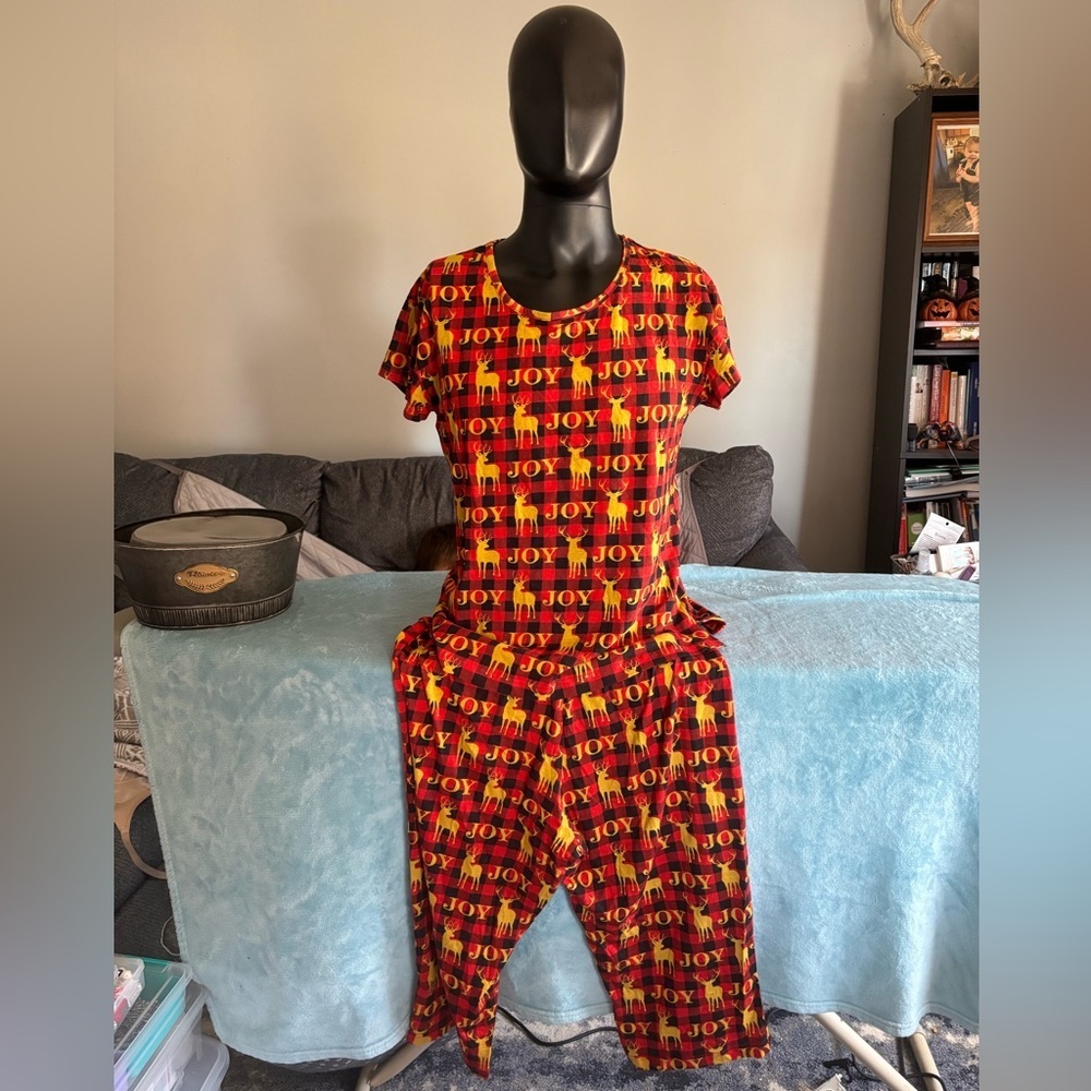 Joyful Red Women’s Pajamas